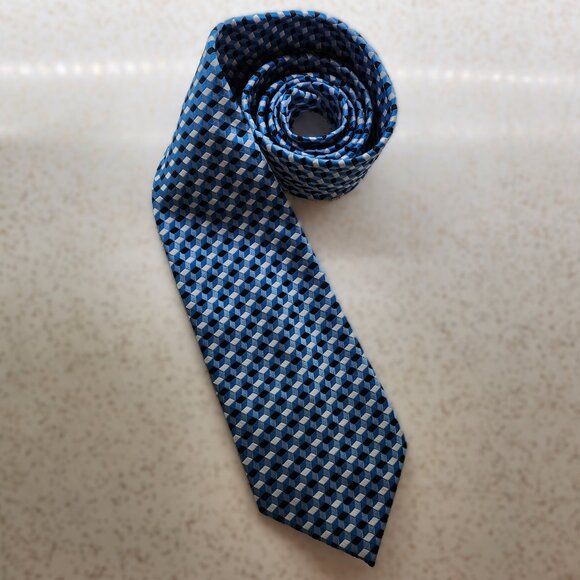 Vintage Neck Tie in Geometric Pattern - Picture 3 of 9